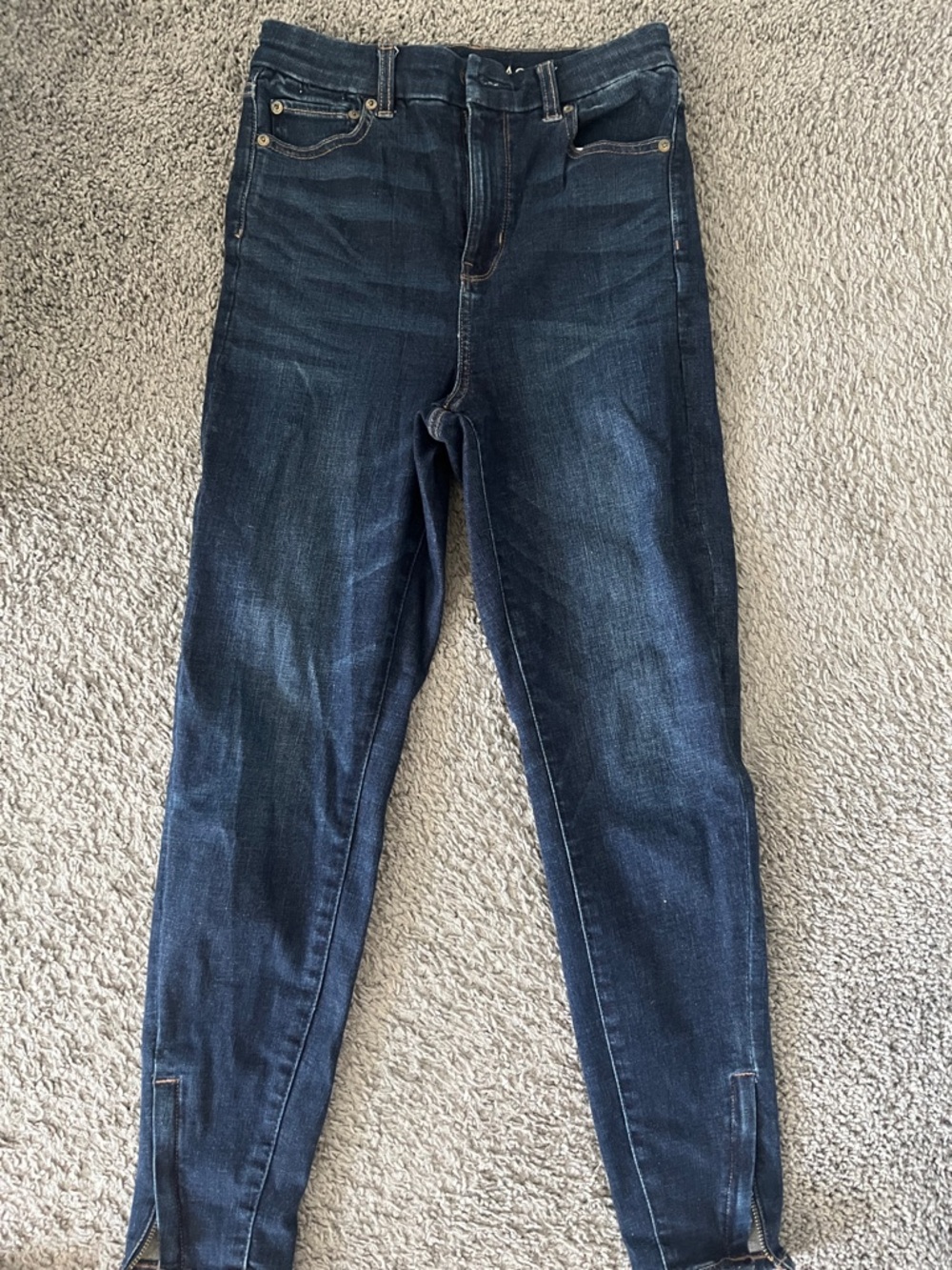 American eagle Women’s Dark Blue Slim Fit Jeans size 4 short